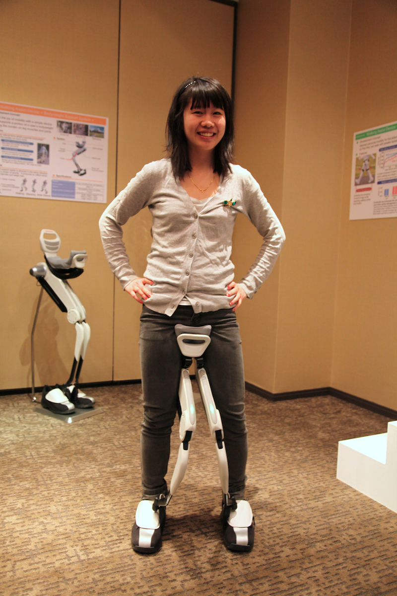 Illustration for article titled How It Feels To Walk With Honda's Cyborg Legs